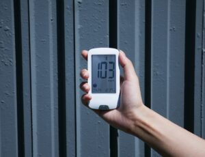 What Happens to Your Body When Glucose Levels Drop Too Low Suddenly